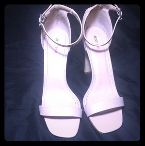 Nude Justfab heels